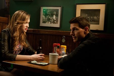 Tom Cruise and Alexia Fast in Jack Reacher (2012)