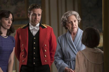 Rebecca Hall, Penelope Wilton, Rafe Spall, and Ruby Barnhill in The BFG (2016)