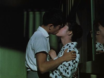 Hiroshi Kawaguchi and Ayako Wakao in Floating Weeds (1959)