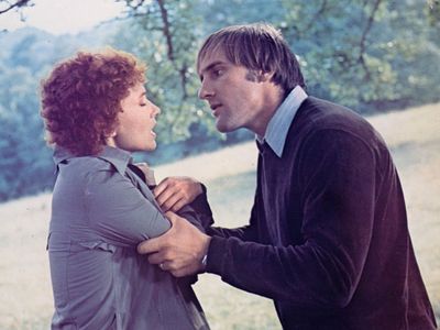 Gérard Depardieu and Marlène Jobert in The Wonderful Crook (1975)
