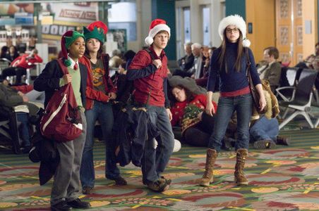 Dyllan Christopher, Quinn Shephard, Gia Mantegna, and Tyler James Williams in Unaccompanied Minors (2006)