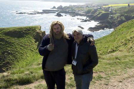 Chris Hemsworth, John Pisani - On Location Scotland - Avengers End Game