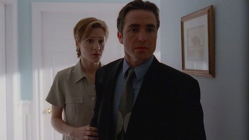 Paul McGillion and Jennifer Sterling in The X-Files (1993)