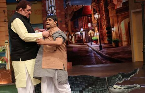 Raza Murad and Kiku Sharda in The Kapil Sharma Show (2016)