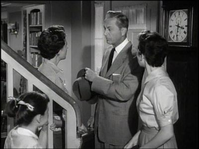 Robert Young, Lauren Chapin, Elinor Donahue, and Jane Wyatt in Father Knows Best (1954)