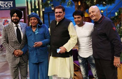 Prem Chopra, Raza Murad, Ranjeet Bedi, Navjot Singh Sidhu, and Kapil Sharma in The Kapil Sharma Show (2016)