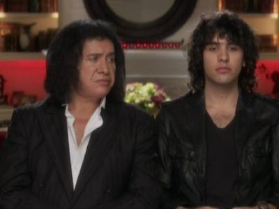 Gene Simmons and Nick Simmons in Gene Simmons: Family Jewels (2006)