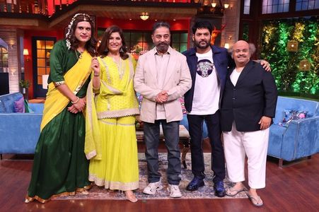 Kamal Haasan, Archana Puran Singh, Kiku Sharda, Krishna Abhishek, and Kapil Sharma in The Kapil Sharma Show: Grand Final