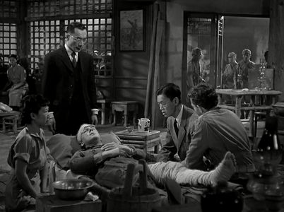 Van Johnson, Benson Fong, Robert Walker, and Wah Yee in Thirty Seconds Over Tokyo (1944)