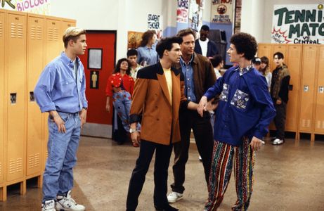 Mark-Paul Gosselaar, Dustin Diamond, Eddie Garcia, and Brandon Tartikoff in Saved by the Bell (1989)