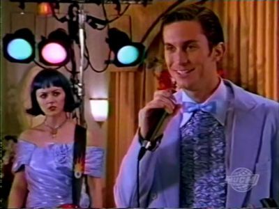 Oliver Hudson and Lauren Hodges in My Guide to Becoming a Rock Star (2002)