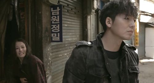 Lee Jung-Jin and Eunjin Kang in Pieta (2012)