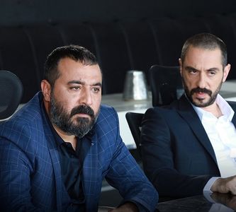 Mustafa Üstündag and Emir Benderlioglu in Eskiya Dünyaya Hükümdar Olmaz: 134. Bolum (2019)