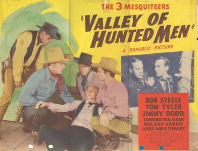 Jimmie Dodd, Arno Frey, Bob Steele, Tom Tyler, Edward Van Sloan, and Roland Varno in Valley of Hunted Men (1942)