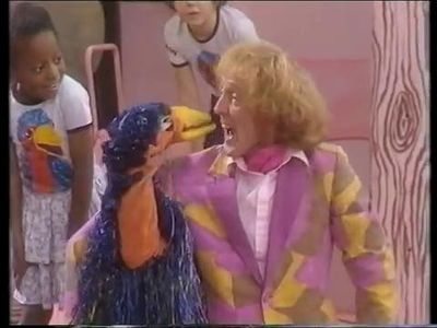 Rod Hull and Hope Lang in Emu's World (1982)