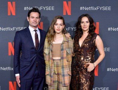 Henry Thomas, Kate Siegel, and Victoria Pedretti at an event for The Haunting of Hill House (2018)