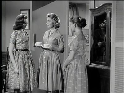 Shelley Fabares, Donna Reed, and Melinda Byron in The Donna Reed Show (1958)