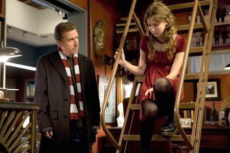 Tim Roth and Hayley McFarland in Lie to Me (2009)