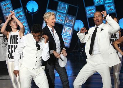 Venk dancing on the Ellen DeGeneres Show with Nick Cannon and Ellen.