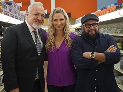 Catherine McCord, Art Smith, and Carl Ruiz in Guy's Grocery Games (2013)