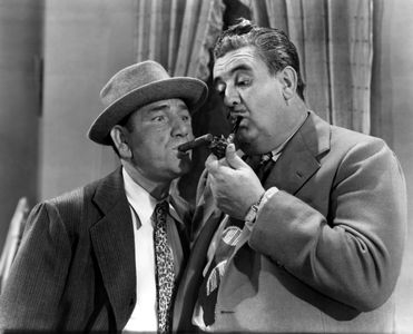 Billy Gilbert and Shemp Howard in Three of a Kind (1944)