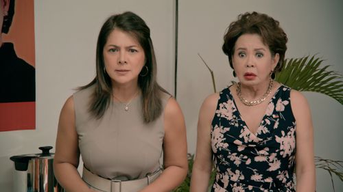 Isabel Rivas and Alice Dixson in First Lady (2022)