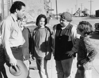 Steve Guttenberg, Jordan Brower, Chauncey Leopardi, Patrick Renna, and Billy L. Sullivan in The Big Green (1995)