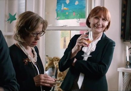 Still of Jackie Hoffman and Glynis Bell in Shiva Baby