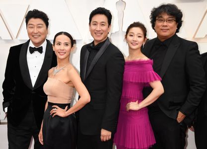 Bong Joon Ho, Song Kang-ho, Lee Sun-kyun, Cho Yeo-jeong, and Park So-dam at an event for The Oscars (2020)