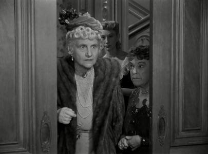 Victoria Horne, Josephine Hull, and Grayce Mills in Harvey (1950)