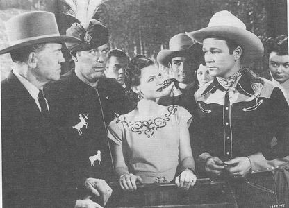 Roy Rogers, Ken Carson, Tom London, Dale Evans, William Haade, and Janet Martin in The Yellow Rose of Texas (1944)