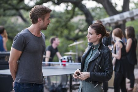 Ryan Gosling and Rooney Mara in Song to Song (2017)