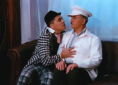 Aleksandr Filippenko and Leonid Kuravlyov in Master i Margarita (2006)