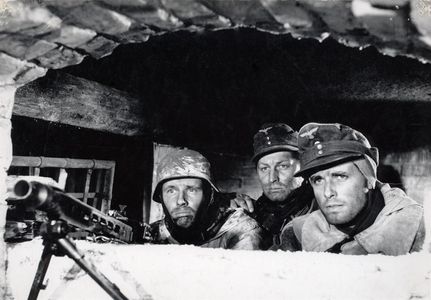 Joachim Hansen and Günter Pfitzmann in Stalingrad: Dogs, Do You Want to Live Forever? (1959)