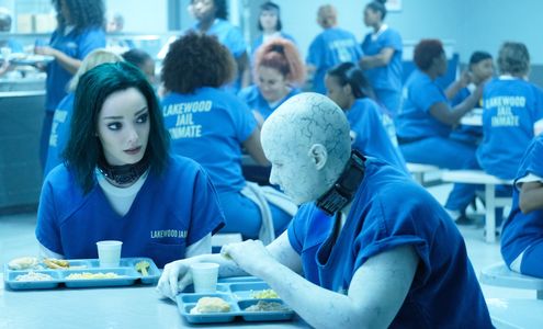 Emma Dumont and Anissa Matlock in The Gifted (2017)