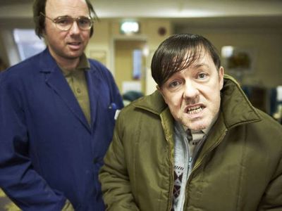 Ricky Gervais and Karl Pilkington in Derek: Pilot (2012)