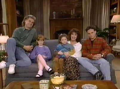 Clara Bryant, Billy Connolly, Johnny Galecki, Marie Marshall, and Natanya Ross in Billy (1992)