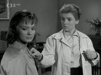 Jana Brejchová and Vlasta Chramostová in Awakening (1960)