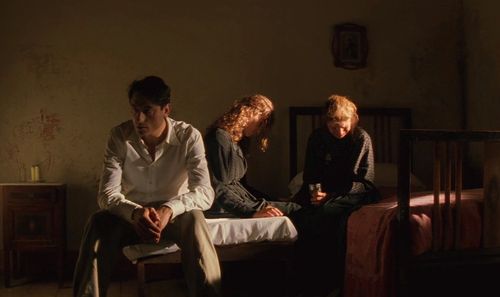 Carmelo Gómez, Mirta Ibarra, and Goya Toledo in Mararía (1998)
