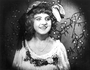 Ossi Oswalda in The Doll (1919)