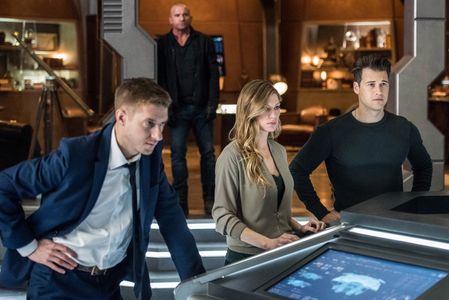 Dominic Purcell, Nick Zano, Jes Macallan, and Arthur Darvill in DC's Legends of Tomorrow (2016)