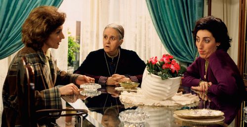 Marisa Paredes, Chus Lampreave, and Rossy de Palma in The Flower of My Secret (1995)