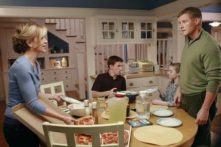 Felicity Huffman, Doug Savant, Darcy Rose Byrnes, and Joshua Logan Moore in Desperate Housewives (2004)