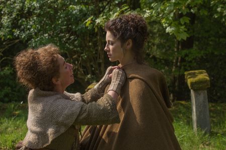 Caitríona Balfe and Rachel McCreath in Outlander (2014)