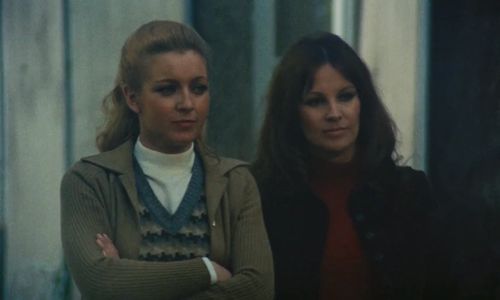 Marie Dubois and Antonella Lualdi in Vincent, François, Paul and the Others (1974)
