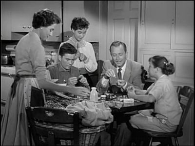 Robert Young, Lauren Chapin, Elinor Donahue, Billy Gray, and Jane Wyatt in Father Knows Best (1954)