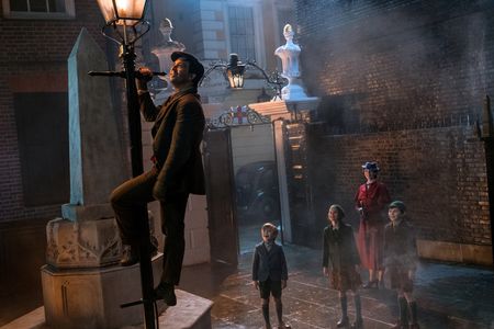 Lin-Manuel Miranda, Emily Blunt, Pixie Davies, Nathanael Saleh, and Joel Dawson in Mary Poppins Returns (2018)