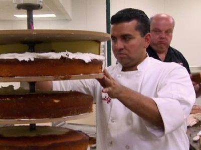 Mauro Castano and Buddy Valastro in Cake Boss (2009)