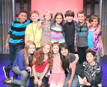 Cricket Wampler (bottom center) and the cast of Nickelodeon Network's Groundlings Showcase
