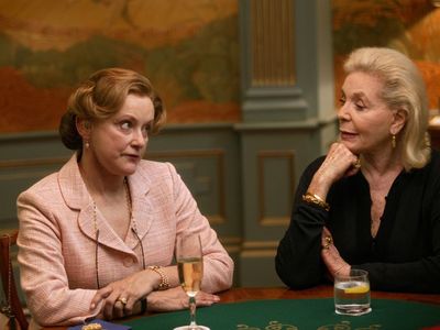 Lauren Bacall and Mary Beth Hurt in The Walker (2007)